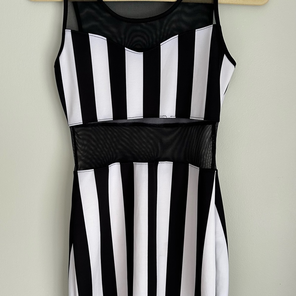 Dress - Picture 3 of 6
